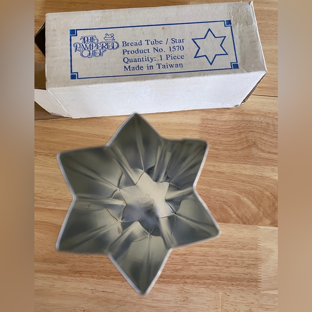 The Pampered Chef Bread Tube Star Product No. 1570